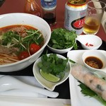 PHO NAMNAM - (2017年4月　訪問)スペシャルフォーセット(1000円)+パクチー大盛(100円)。