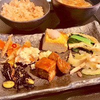 レストランI；caza - 朝食:おばんざいブッフェ(外来:¥2,300) おばんざい盛り付け例