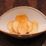 Kasane - お通し：自家製ポテトチップス