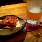 串もん利げん - カウンターセット（生中とやっこキムチ）