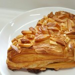 パンドール - 【2017.04】甘栗とアーモンドクリームとチョコレート(220円)