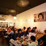 タイ国専門食堂 - 開放的な空間
