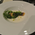 アキヒサ ハンダ - 愛媛産真鯛のポワレ　ハマグリのスープ仕立て