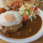 PITON - ジャングルカレー  カニコロッケ  からあげ  目玉焼き
                       