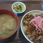 すき家 - 牛丼大盛とん汁おしんこセット 610円