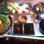 梟亭 - ＜1月＞DX炭火焼＆そぼろ丼御膳