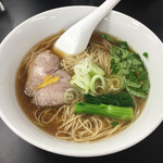 「鴨脂と本枯追い鰹の醤油そば」901円（西武池袋本店「全国味の逸品会」）