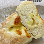 DONQ - とろ～りチーズソースに、モッツァレラチーズ・プロセスチーズ