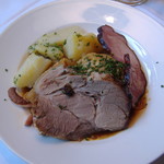 Sternbräu - 豚肉、牛肉、ソーセージ、肉団子の煮込みのザワークラウト添え