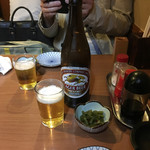 鳥月焼きとり店 - 中瓶ビールが480円