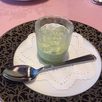 レストラン ペリニィヨン - アミューズ。枝豆のムースにあご出汁のジュレ