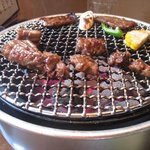 一匠 - 『つぼ焼きカルビ』の焼いている姿（笑）