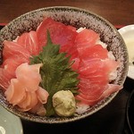 Shouya - マグロ丼700円、お新香、味噌汁付