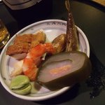 神馬 - 龍飛巻・モロコ煮・茹で海老・そら豆・焼き鱧かまぼこ