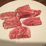 焼肉松玄 - 牛ロースは格別。