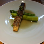 明道町中国菜 一星 - 2017.05 鰆、魚あらで炊いた白湯スープに花山椒、アスパラ