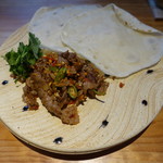 明道町中国菜 一星 - 2017.05 牛肉四川風炒め、手作りの皮で巻いて