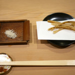 うを徳 - 穴子の骨炙り