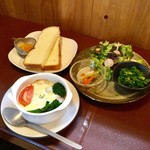 ジャム cafe 可鈴 - お料理が出揃いました。