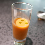 イチリン ハナレ - 爽やかな酸味のトマトジュースに四川山椒を飲み口につけて