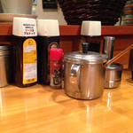 お好み焼たぬき - 備え付けソース