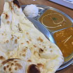 インド料理レストラン Mayaa - Ａランチ チキンカレーと豆のカレー