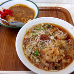 Shinkaku - そばセット・ミニカレー付き（560円）