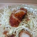 幸楽 - 脂が少ない箇所はソースも合います。