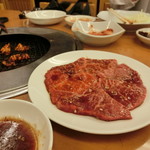 炭火焼肉 吉牛 - 「ロース」750円