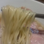 町田汁場 しおらーめん進化 - 麺