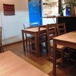 シナソス - 落ち着いた店内