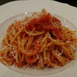 Ristorante Martello - シンプルトマトソーススパゲッティ パルミジャーノチーズがけ。