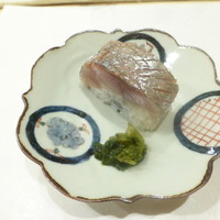 ご馳走 ね音 - 前菜（鯵の押し鮨）