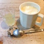 Katane kafe - パリの朝食 この日の小さなジュースはレモネード、ドリンクはカフェオレにしました。