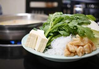 福岡の水炊き 旨味たっぷり鶏肉と濃厚スープが評判の名店10選 食べログまとめ
