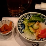 相州鳥ぎん - サラダとすたみな漬け。そしてビール！