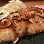 Ryoushi Sakaba Kaitei - 本鮪の尾肉ガーリックステーキ