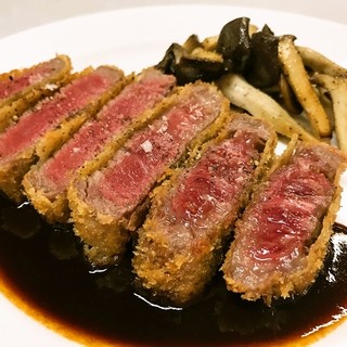 [Advance reservation required] Beef cutlet made with domestic beef tenderloin