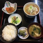 定食屋　王将 - 煮込定食 ¥800