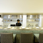 h Kyo gastronomy KOZO - シェフの調理風景が見られるカウンター席