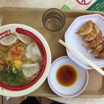 アドベンチャイナ - あっさり塩ワンタン麺＋餃子