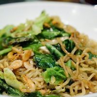 青菜 丸の内ブリックスクエア店 - 春キャベツと桜えびの柚子胡椒焼そば 1500円