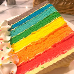 サモアール - 地下に輝く虹1つ。レインボーケーキ