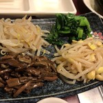 高麗亭 - ナムル盛り合わせ