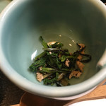 鮮菜家 - 小鉢の には季節のセリが