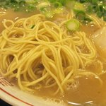 やまいち商店 - 麺はこんな感じ