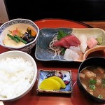 魚大 - さしみ定食　1080円