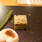 日本料理 たかむら - カタクリのお浸し アメーラトマト 黒皮南瓜
      アスパラソバージュ 下関天然虎河豚白子の塩焼き
      浅利と春菊のごま寄せ（天然子持ち昆布）