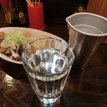 Shinjuku Sanchoume Tachinomi Arigatou - 日本酒熱燗　ちろりだと風流（＾＾）