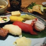 Kiraku - お寿司の盛り合わせ&とらふぐ唐揚げ
